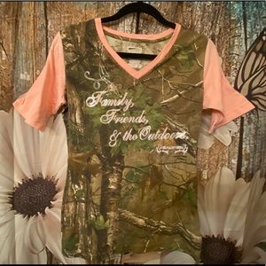 🦋NWOT Camo Top